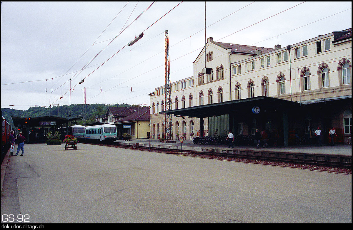 Strecken und Bahnhöfe